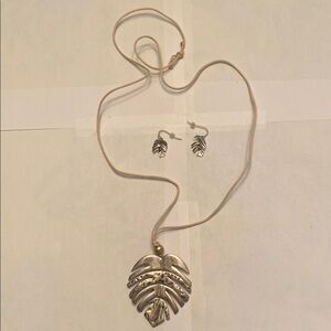 Silver Leaf Pendant Necklace and Earring Set